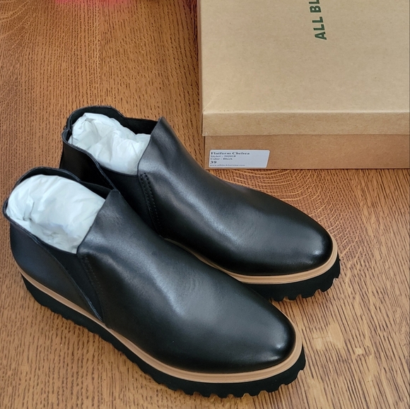 All Black Platform Chelsea Boots - black - Picture 6 of 11